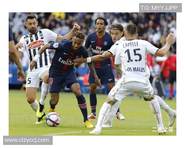 欧冠激战：里昂大胜巴黎圣日耳曼神奇扑救点燃全场激情