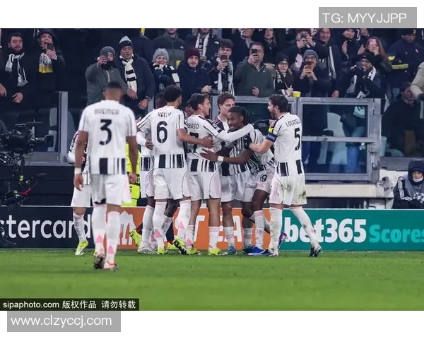 那不勒斯狂胜尤文图斯五球大捷足总杯赛场引发热烈反响